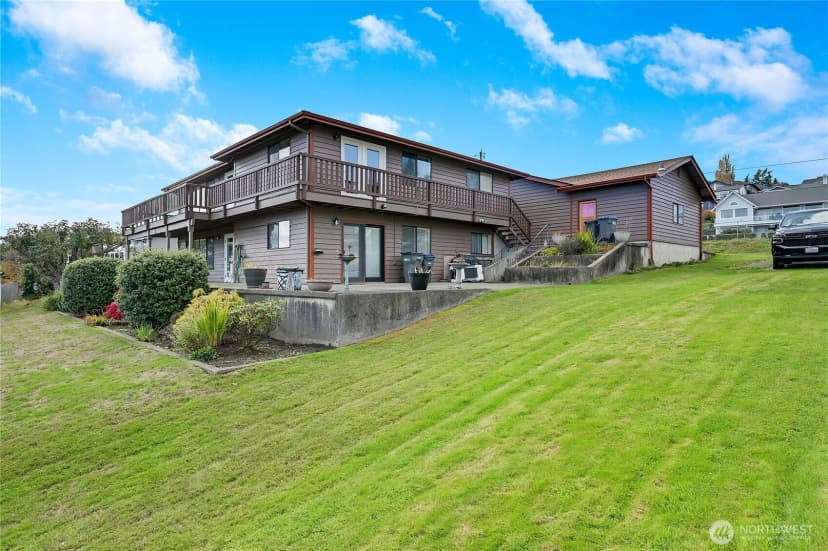 Property photo for 2601 2nd Avenue E, Port Orchard photo 4