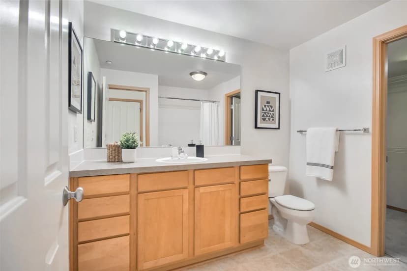 Property photo for 1957 23rd Place Ne #203, Issaquah photo 23