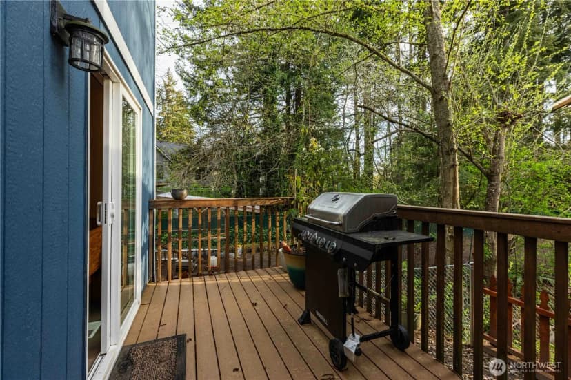 Property photo for 2058 Ne Green Glen Lane, Bremerton photo 8