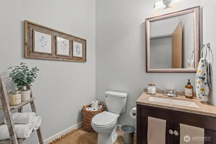 Property photo for 2058 Ne Green Glen Lane, Bremerton photo 12