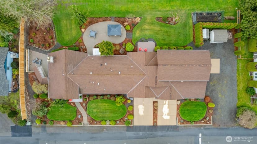 Property photo for 16505 Country Club Drive, Burlington photo 37