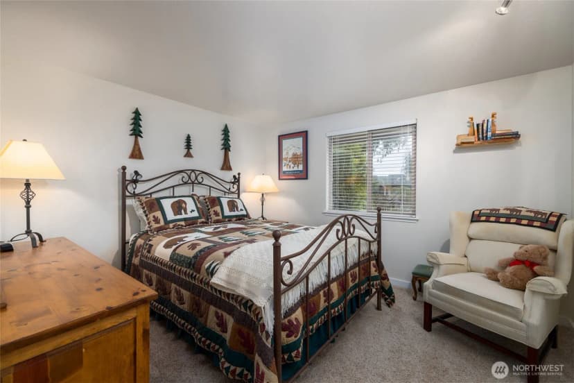 Property photo for 16505 Country Club Drive, Burlington photo 22