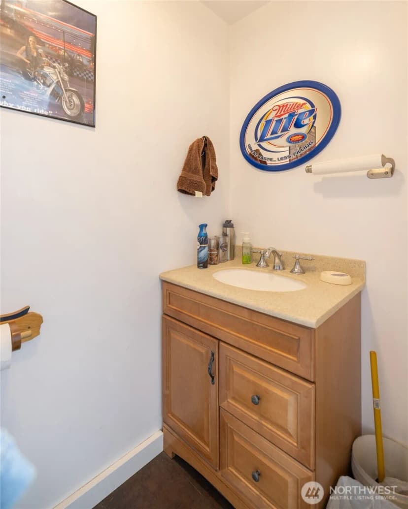 Property photo for 16505 Country Club Drive, Burlington photo 36