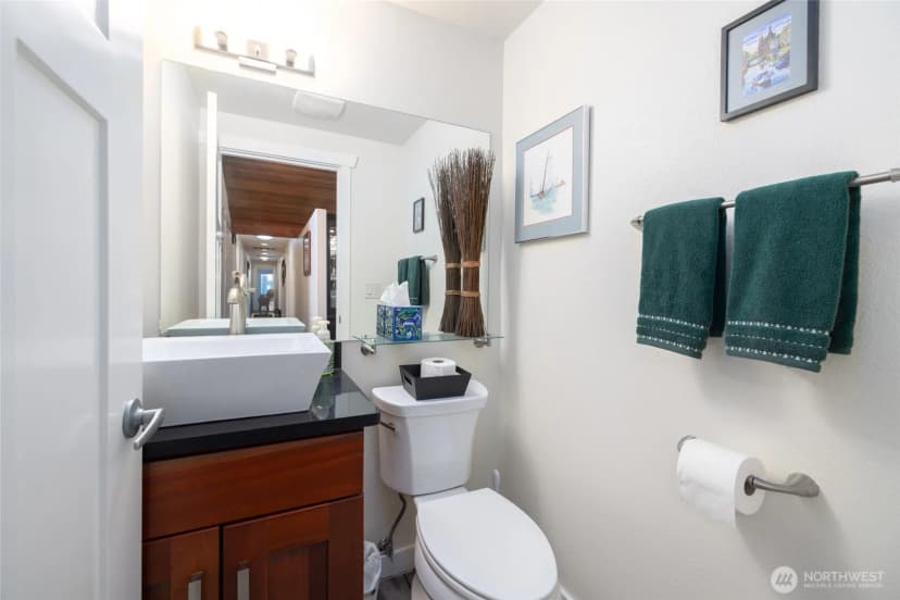 Property photo for 16505 Country Club Drive, Burlington photo 14