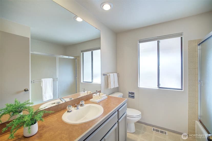 Property photo for 243 140th Avenue Ne, Bellevue photo 33