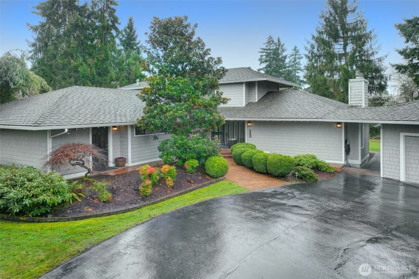 Property photo for 243 140th Avenue Ne, Bellevue photo 2