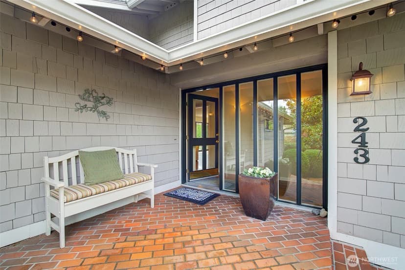Property photo for 243 140th Avenue Ne, Bellevue photo 4