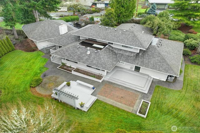 Property photo for 243 140th Avenue Ne, Bellevue