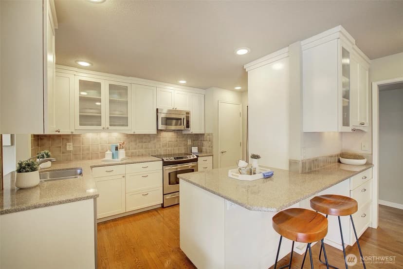 Property photo for 243 140th Avenue Ne, Bellevue photo 11