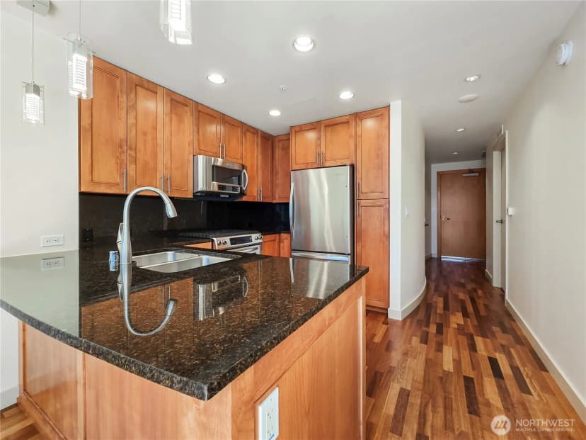 Property photo for 10610 Ne 9th Place #1000, Bellevue photo 6