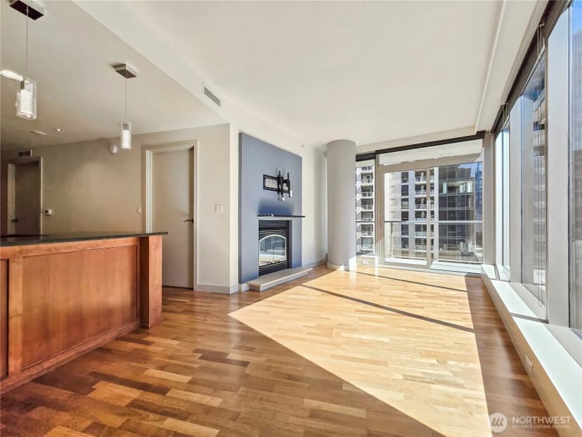 Property photo for 10610 Ne 9th Place #1000, Bellevue photo 4