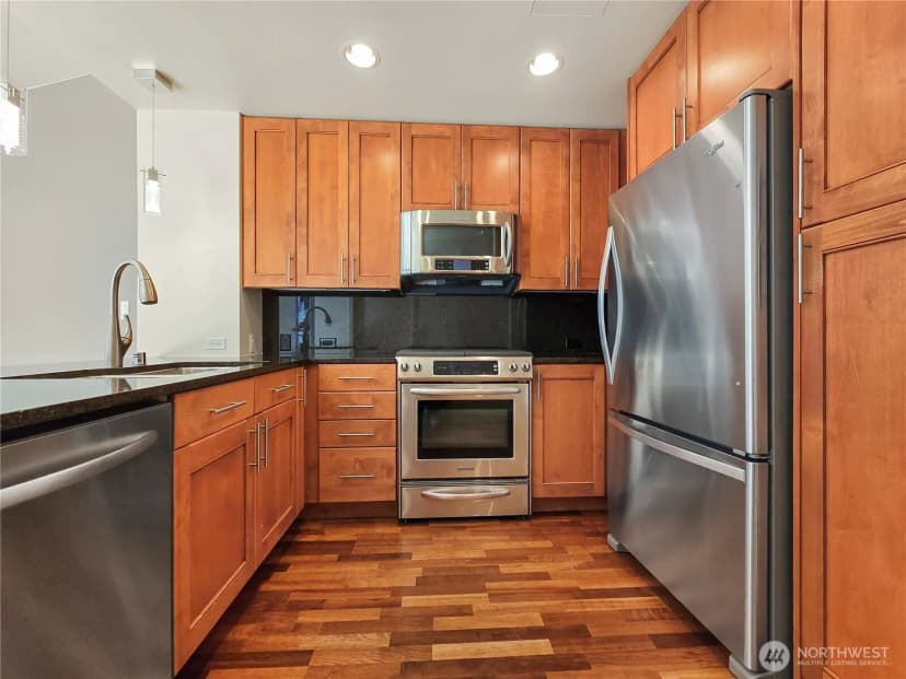 Property photo for 10610 Ne 9th Place #1000, Bellevue photo 7