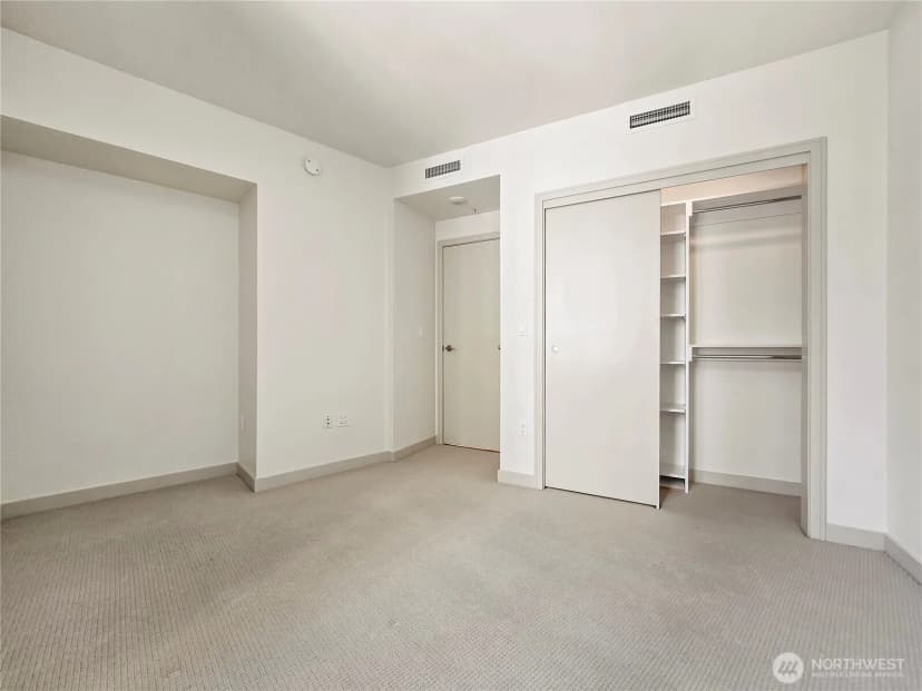 Property photo for 10610 Ne 9th Place #1000, Bellevue photo 13