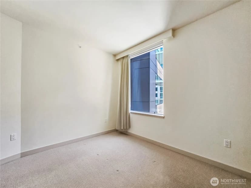 Property photo for 10610 Ne 9th Place #1000, Bellevue photo 11