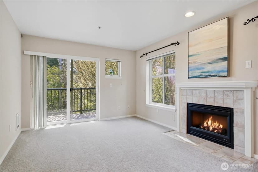Property photo for 12345 Roosevelt Way Ne #305, Seattle photo 15