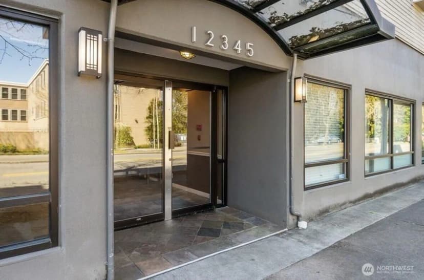 Property photo for 12345 Roosevelt Way Ne #305, Seattle photo 20