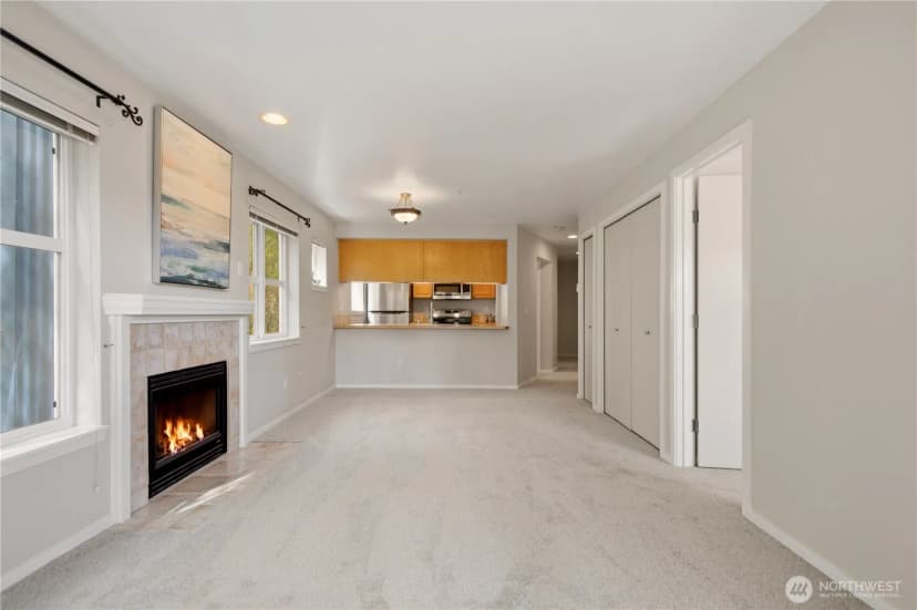Property photo for 12345 Roosevelt Way Ne #305, Seattle photo 13