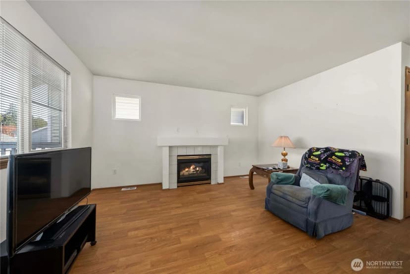 Property photo for 11236 3rd Avenue E, Tacoma photo 10