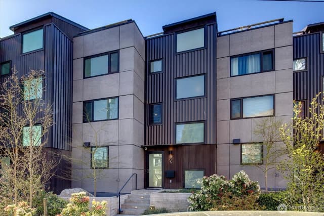 Property photo for 305 Lee Street, Seattle photo 2