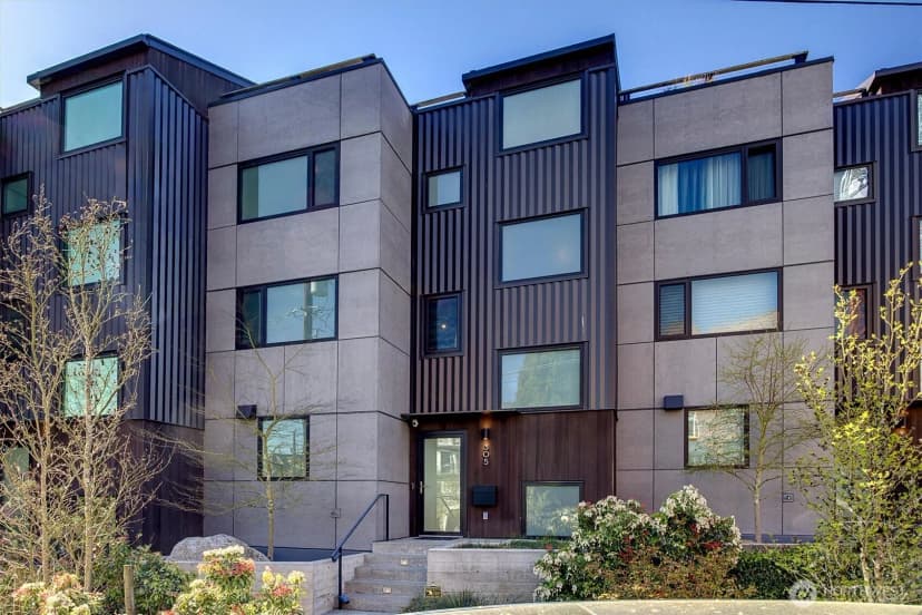 Property photo for 305 Lee Street, Seattle photo 2
