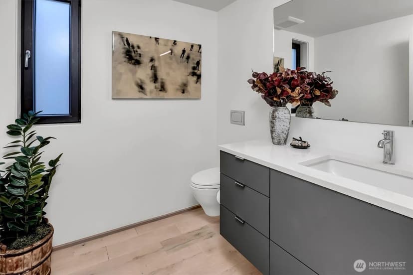 Property photo for 305 Lee Street, Seattle photo 14