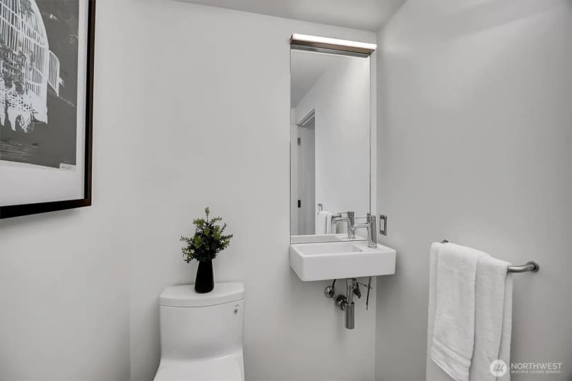Property photo for 305 Lee Street, Seattle photo 18