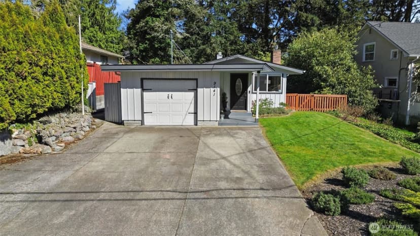 Property photo for 9141 Waverly Drive Sw, Lakewood photo 3