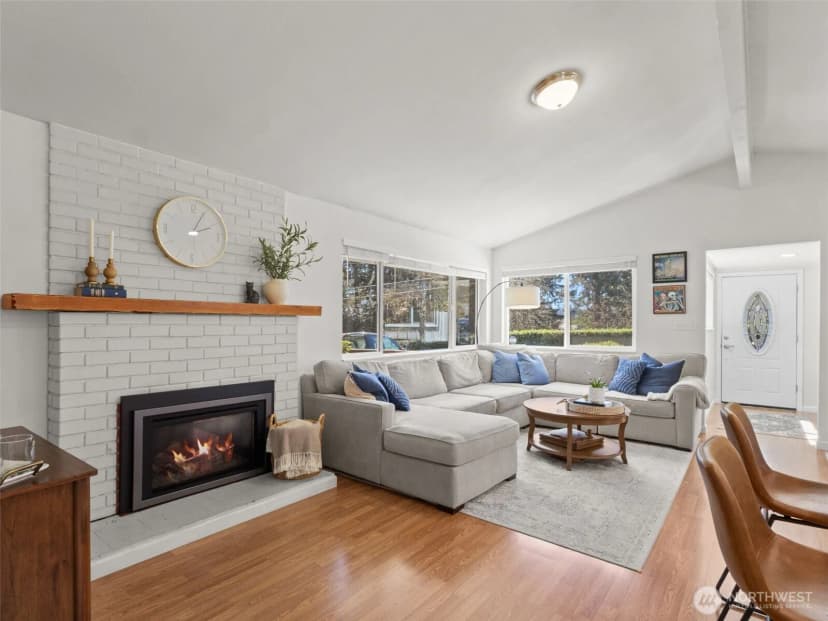 Property photo for 9141 Waverly Drive Sw, Lakewood photo 8
