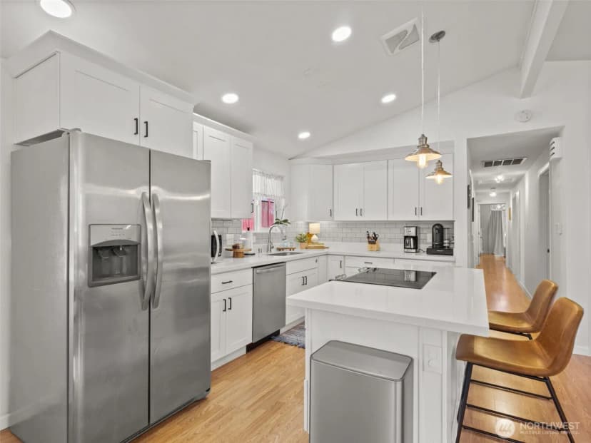 Property photo for 9141 Waverly Drive Sw, Lakewood photo 10