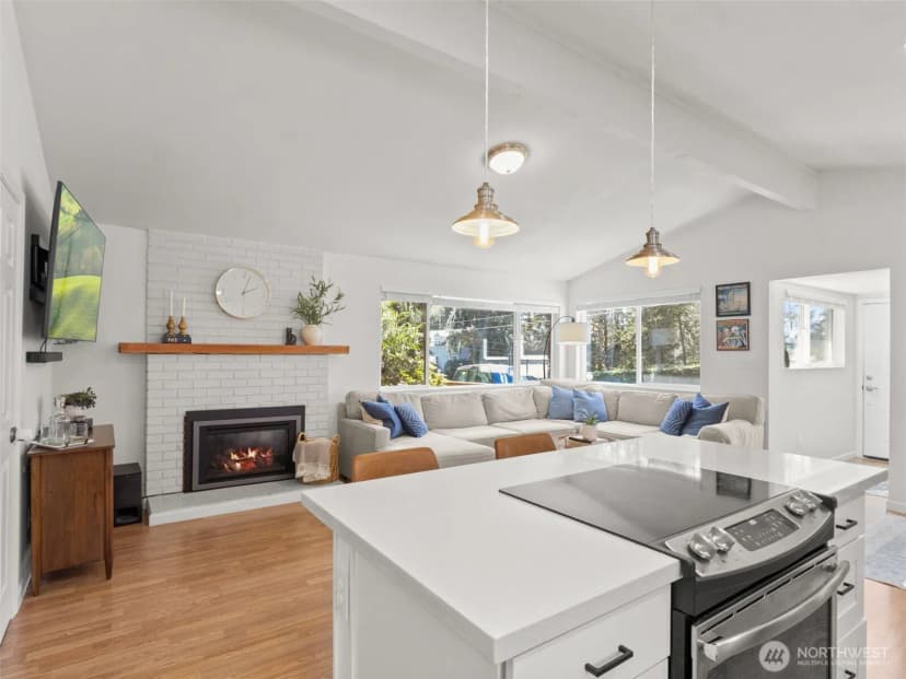 Property photo for 9141 Waverly Drive Sw, Lakewood photo 11