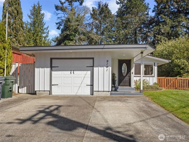 Property photo for 9141 Waverly Drive Sw, Lakewood photo 4
