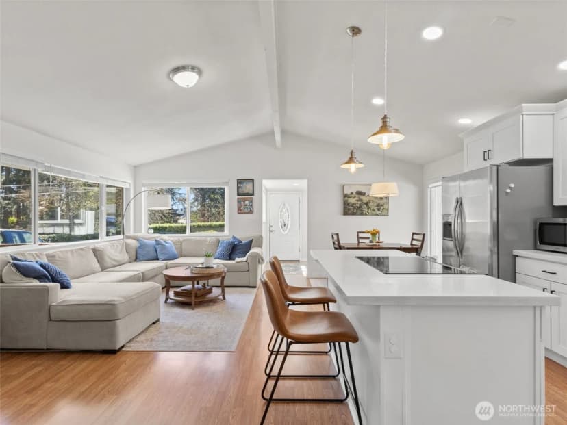 Property photo for 9141 Waverly Drive Sw, Lakewood