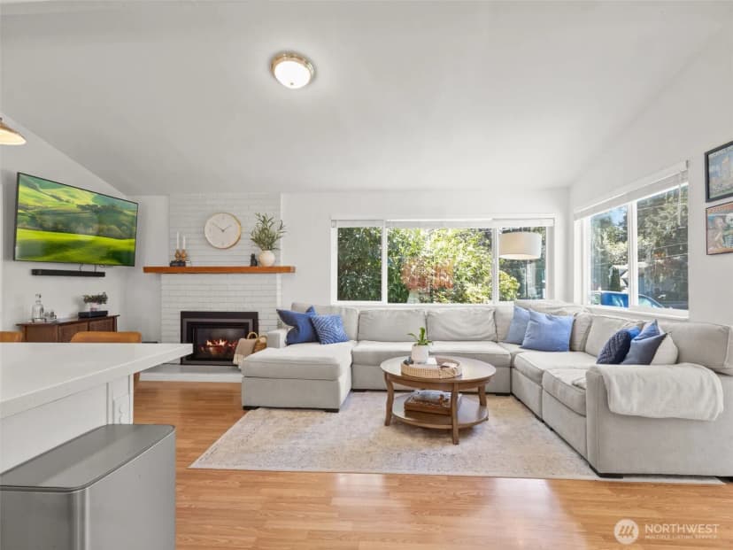 Property photo for 9141 Waverly Drive Sw, Lakewood photo 6
