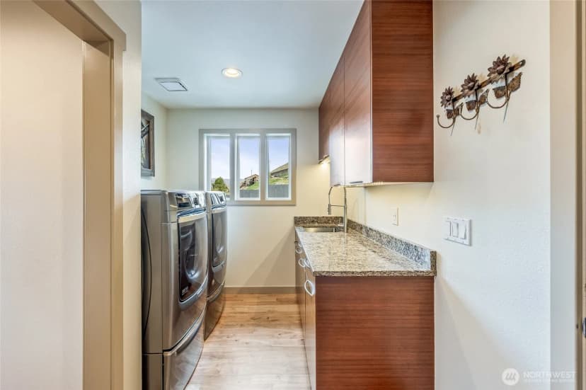 Property photo for 521 23rd Street Ne, East Wenatchee photo 23