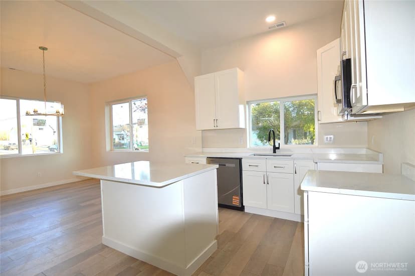 Property photo for 703 M Street, Centralia photo 15