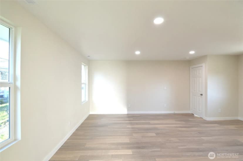 Property photo for 703 M Street, Centralia photo 22