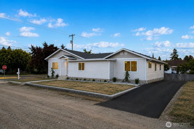 Property photo for 703 M Street, Centralia photo 36