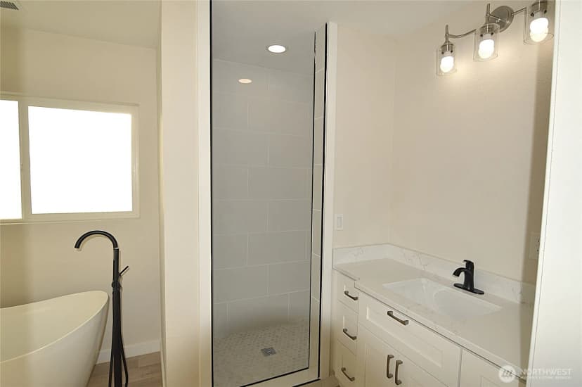 Property photo for 703 M Street, Centralia photo 31