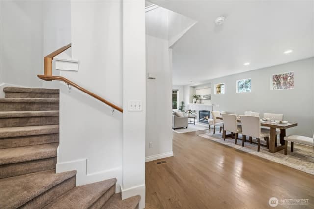 Property photo for 205 Newport Way Nw #j1, Issaquah photo 3