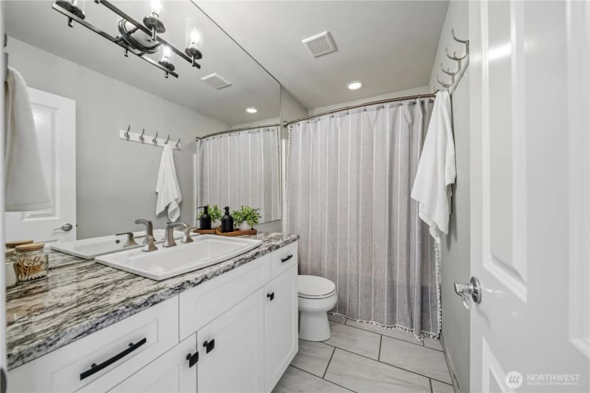 Property photo for 205 Newport Way Nw #j1, Issaquah photo 29