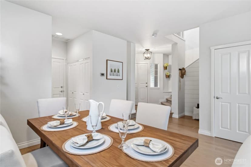 Property photo for 205 Newport Way Nw #j1, Issaquah photo 5