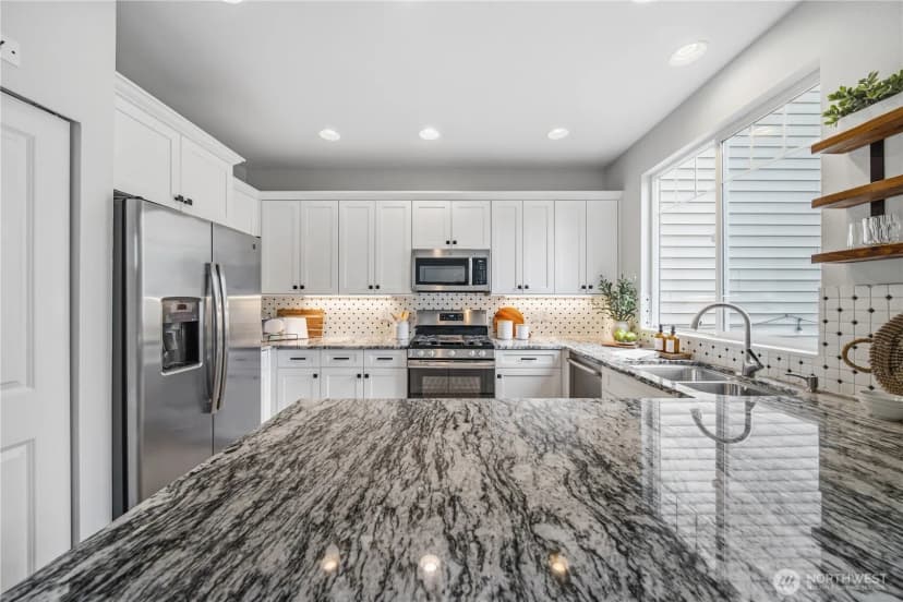 Property photo for 205 Newport Way Nw #j1, Issaquah photo 14