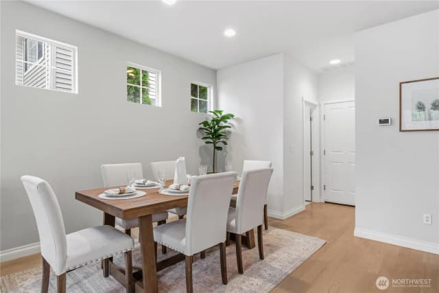 Property photo for 205 Newport Way Nw #j1, Issaquah photo 4