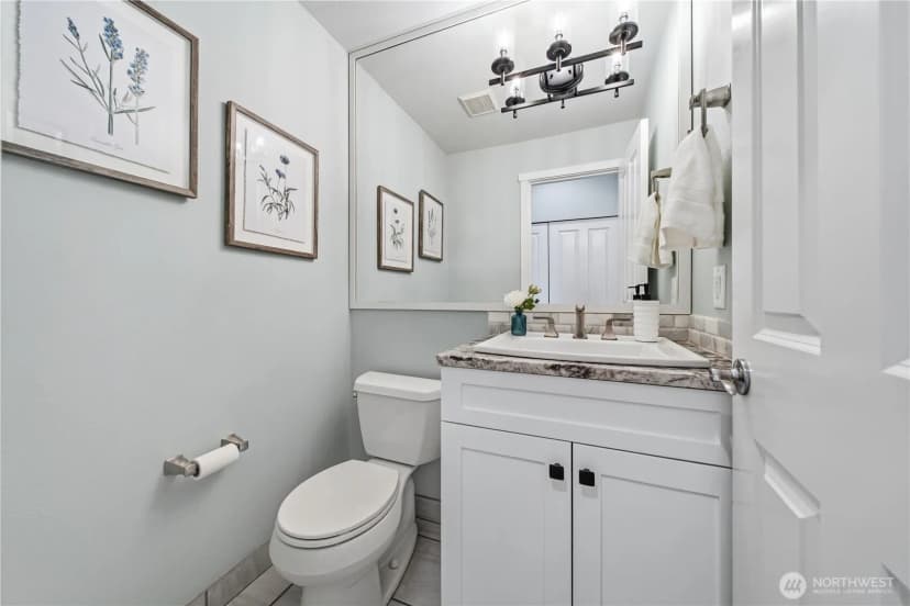 Property photo for 205 Newport Way Nw #j1, Issaquah photo 18