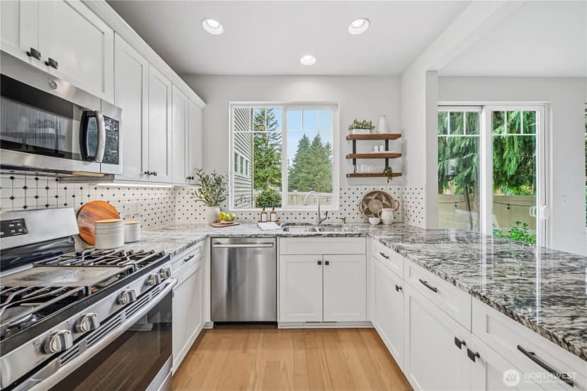 Property photo for 205 Newport Way Nw #j1, Issaquah photo 16