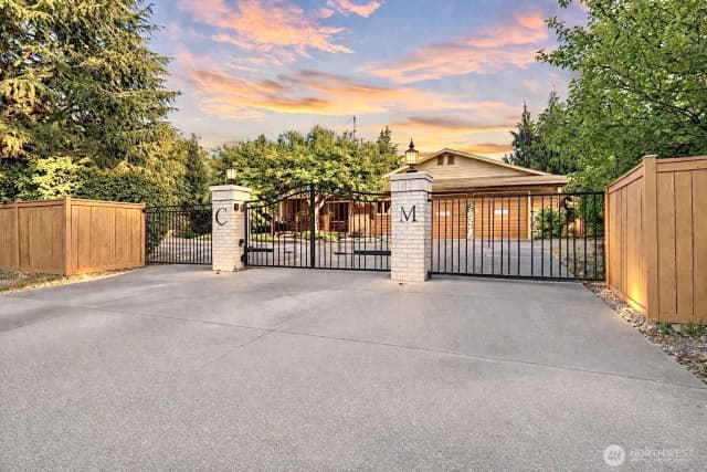Property photo for 4029 Sanmar Drive Ne, Olympia