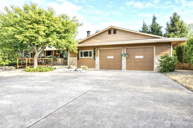Property photo for 4029 Sanmar Drive Ne, Olympia photo 2
