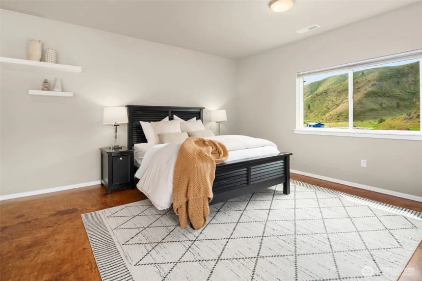 Property photo for 24 Mackenzie Way, Chelan photo 14