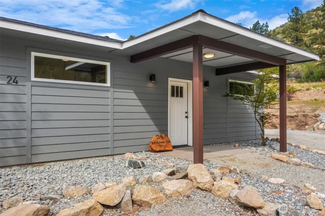 Property photo for 24 Mackenzie Way, Chelan photo 3