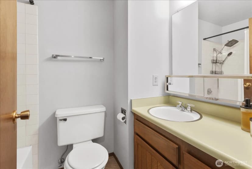 Property photo for 15914 3rd Place Sw #c, Burien photo 22
